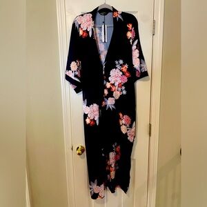 BABEYOND Kimono Robe Cover NWT